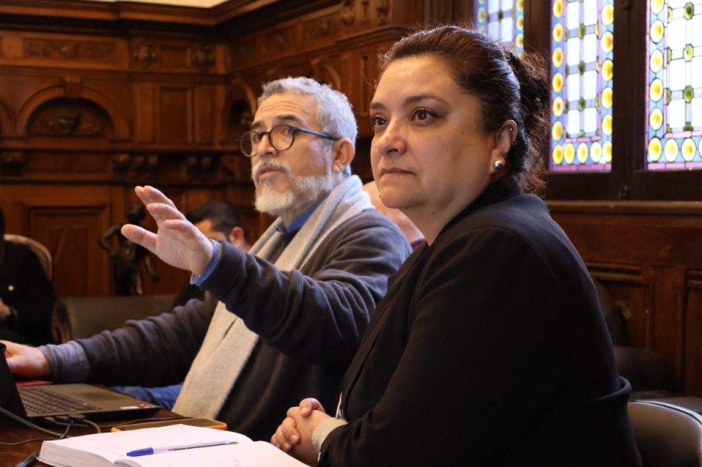 reunion con exposición de información.
