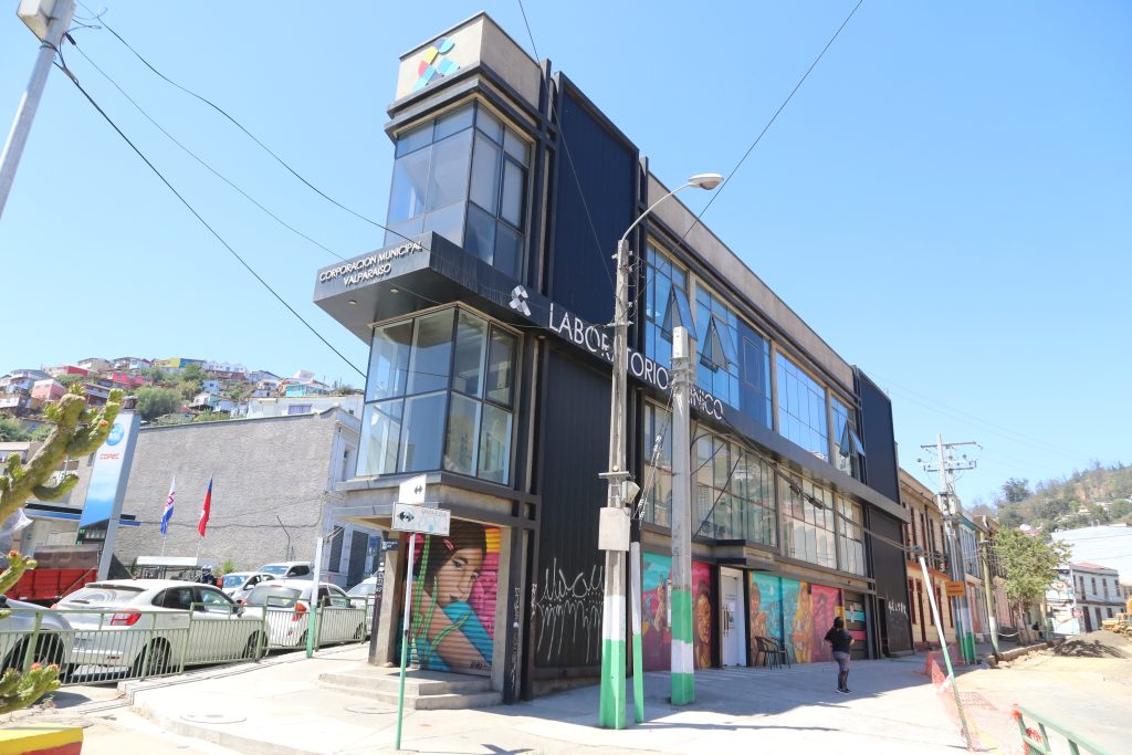 Frontis laboratorio clínico popular de Valparaíso.